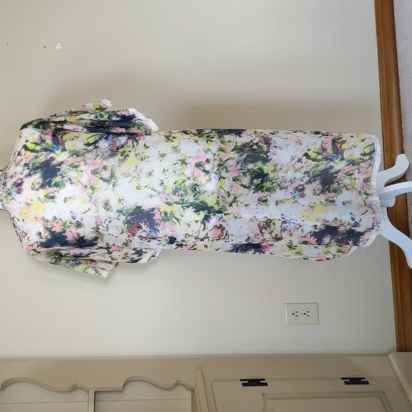 Chic Happens Floral Semi-Sheer Beach Swim Cover Up Medium - Picture 10 of 16